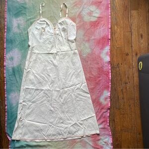 Vintage 1970s Vanity Fair Ecru Off-White Crepe Sheer Lace Trim Bodice Slip Dress
